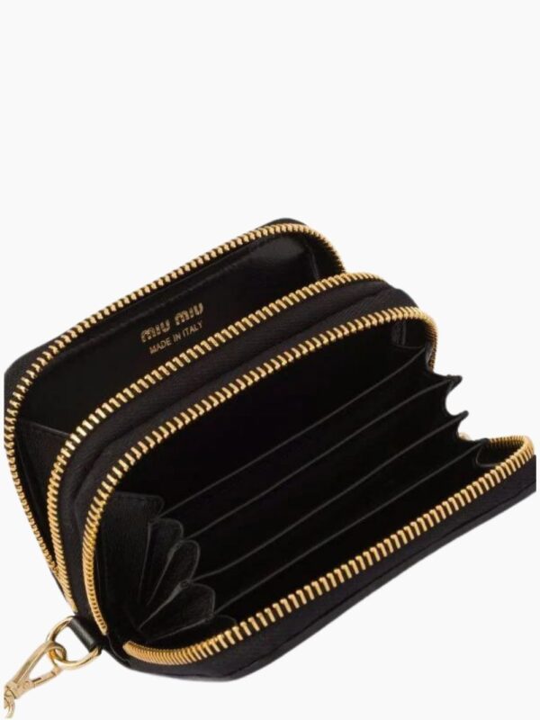 CHAINED CARD HOLDER