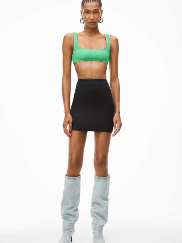 BONDED SEAM MINI SKIRT IN STRETCH KNIT