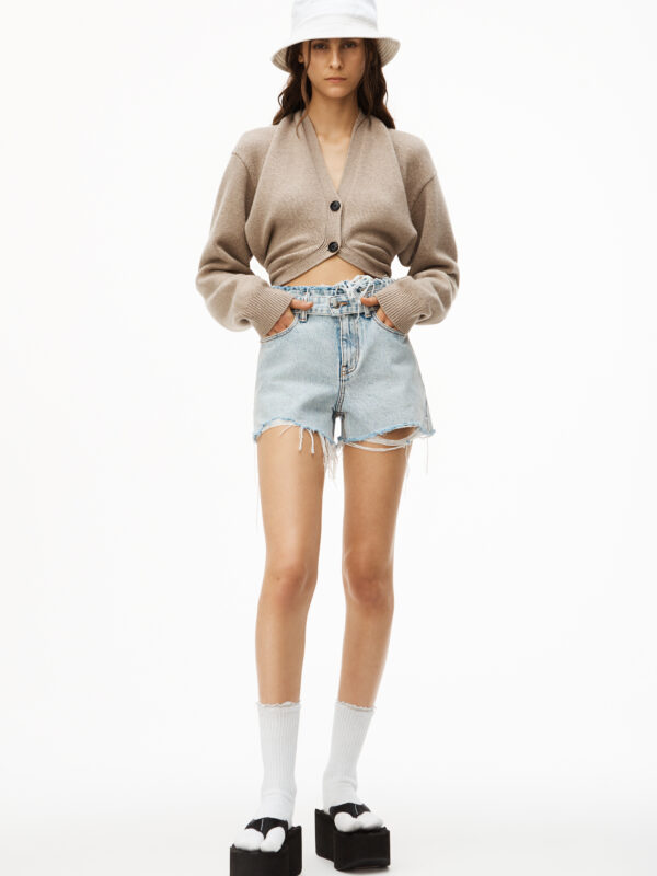 BELTED FRAYED BITE SHORTS IN DENIM