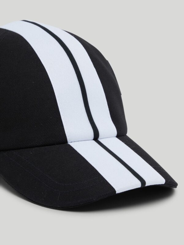 TRACK CAP