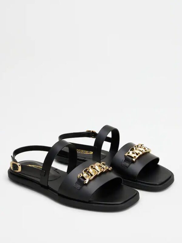 SANDALS IN LEATHER