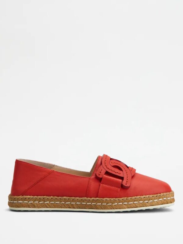 SLIP-ONS IN LEATHER