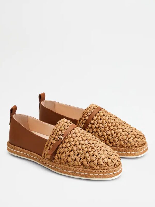 SLIP-ONS IN LEATHER AND RAFFIA