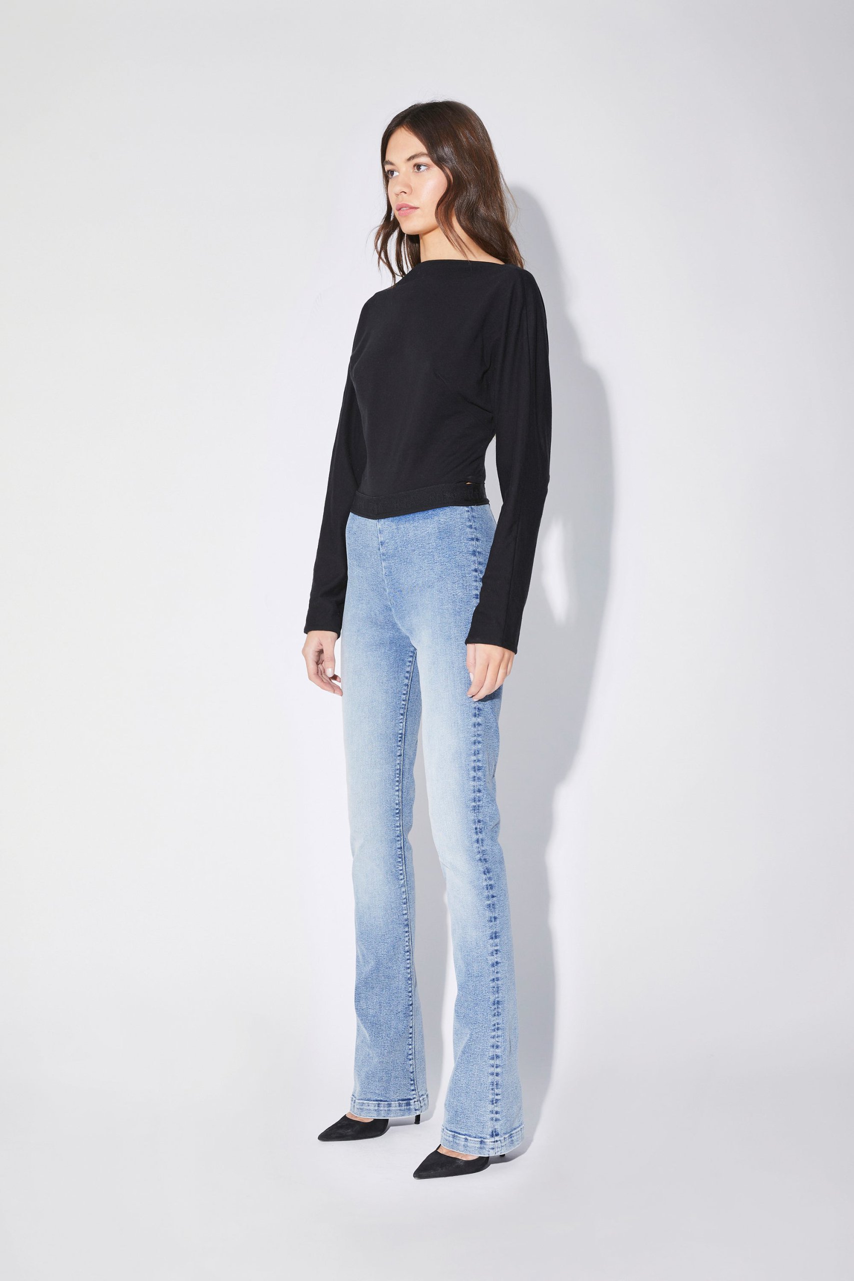 zara flared jeans met split