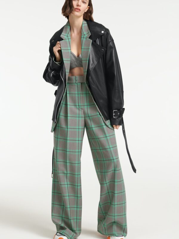 SLEEK STATEMENT JACKET