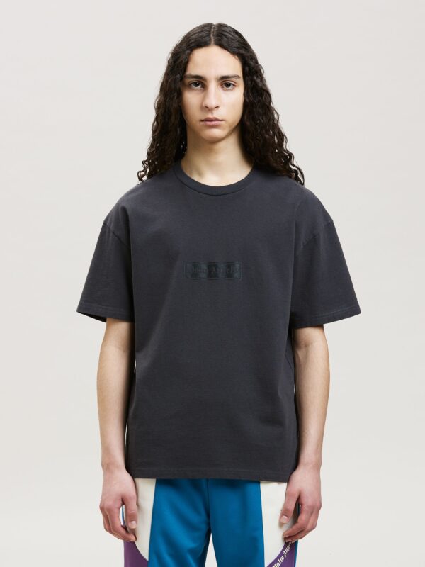 GARMENT DYE BOX LOGO TEE
