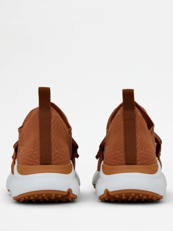 SLIP ON SNEAKERS