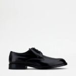 LACE-UPS IN LEATHER