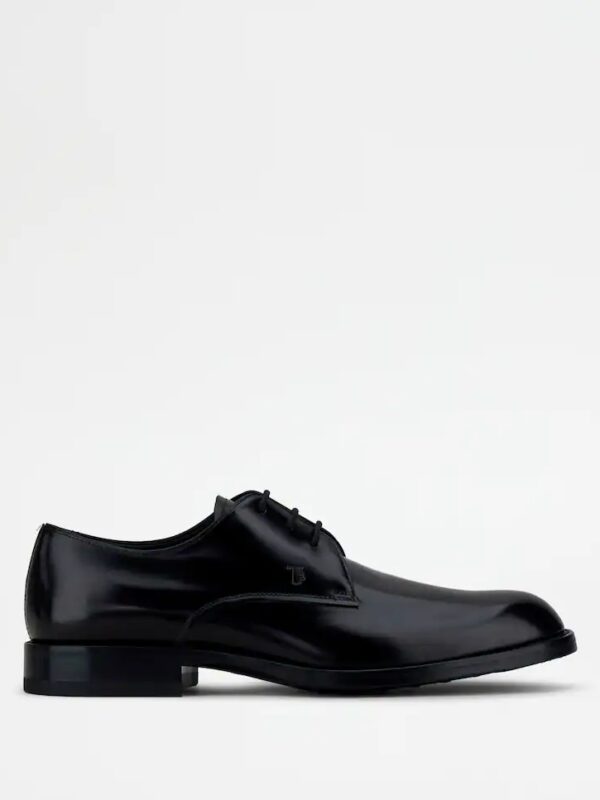 LACE-UPS IN LEATHER