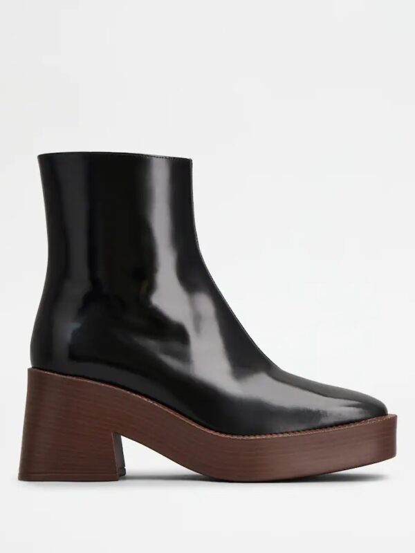 PLATFORM ANKLE BOOTS IN LEATHER - BLACK