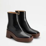 PLATFORM ANKLE BOOTS IN LEATHER - BLACK
