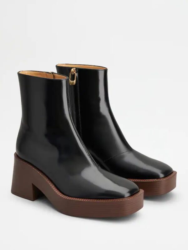 PLATFORM ANKLE BOOTS IN LEATHER - BLACK