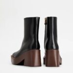 PLATFORM ANKLE BOOTS IN LEATHER - BLACK