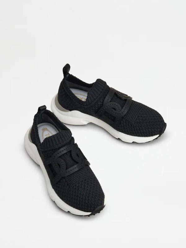 SLIP ON SNEAKERS