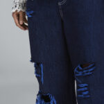 CROPPED DENIM PANTS WITH RIPS