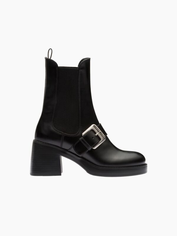 LEATHER BOOTIES WITH A BUCKLE