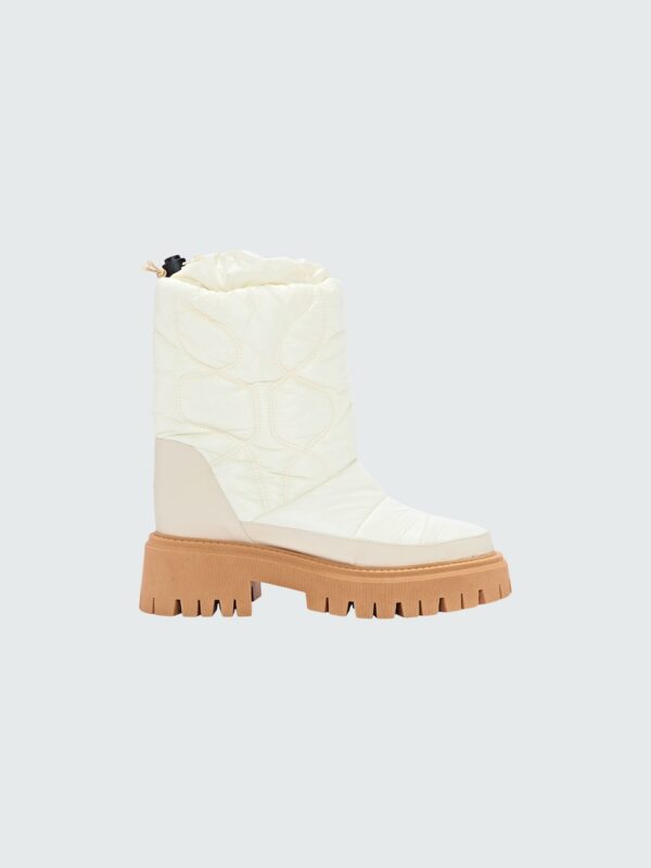 PADDED PERFECTION QUILTED BOOT