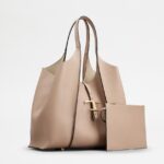 T Timeless Shopping Bag in Leather Medium