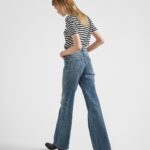 WIDE LEG BACK LOGO JEANS