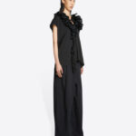 RUFFLED V-NECK TEE