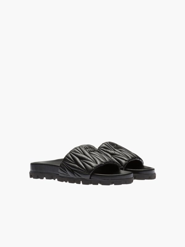 MATELASSE NAPPA LEATHER SLIDES