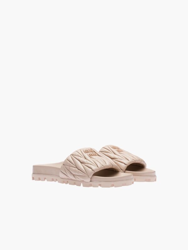 MATELASSE NAPPA LEATHER SLIDES