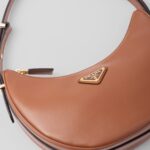 ARQUÉ LEATHER SHOULDER BAG
