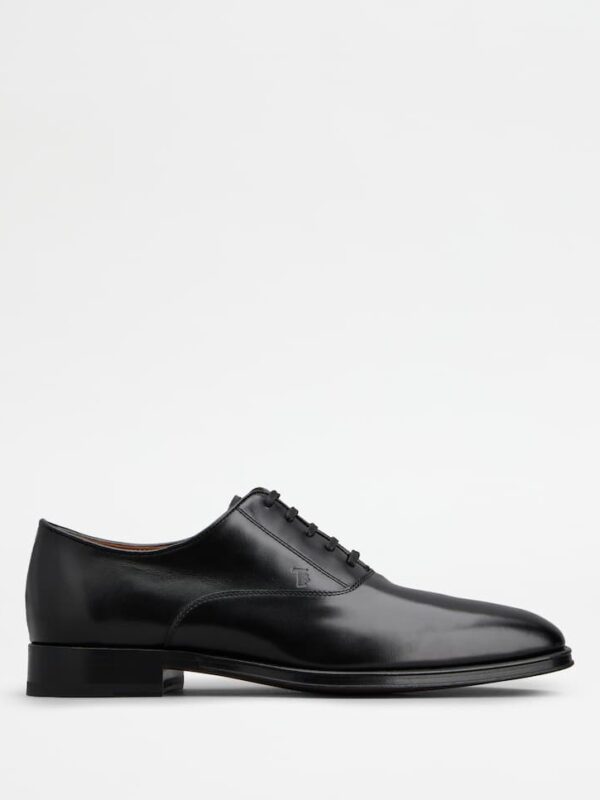 LACE UPS IN LEATHER
