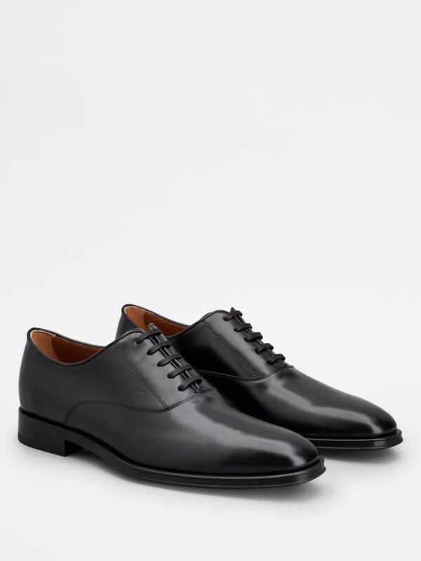 LACE UPS IN LEATHER
