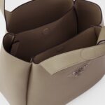 MEDIUM LEATHER TOTE