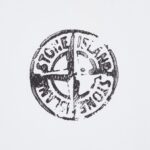 2RC83 ‘STAMP THREE’ PRINT TEE