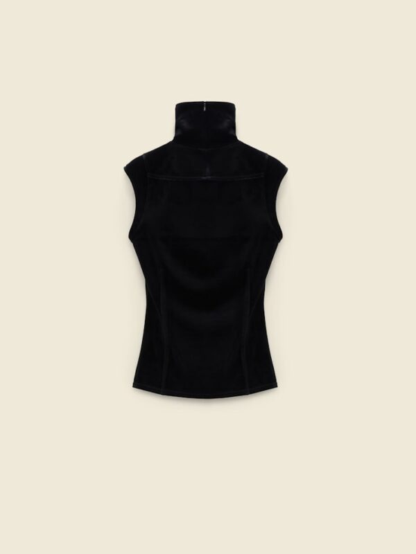 SOFT ELEGANCE VELVET TOP
