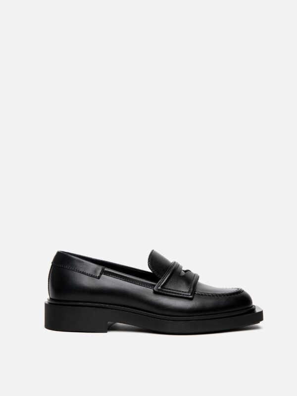FLAT LOAFERS