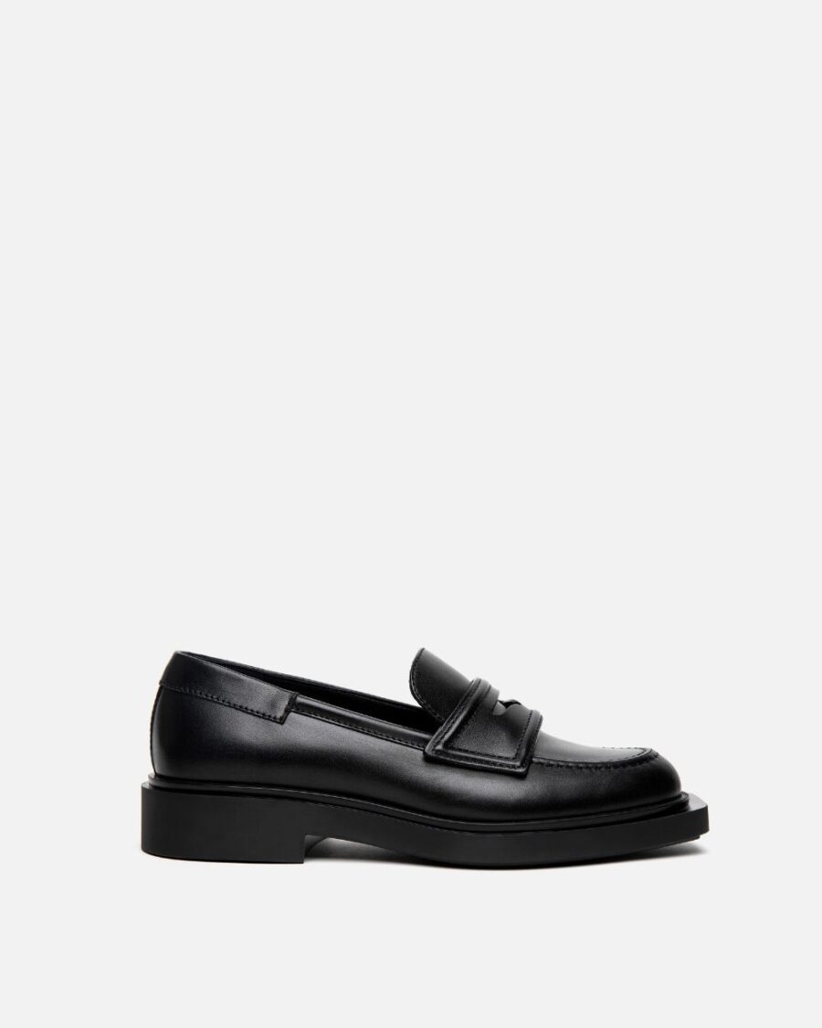 FLAT LOAFERS