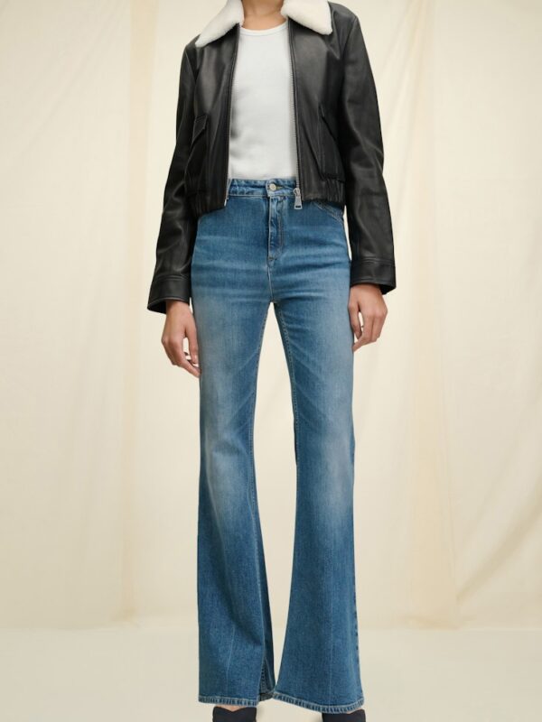 SLEEK STATEMENT JACKET