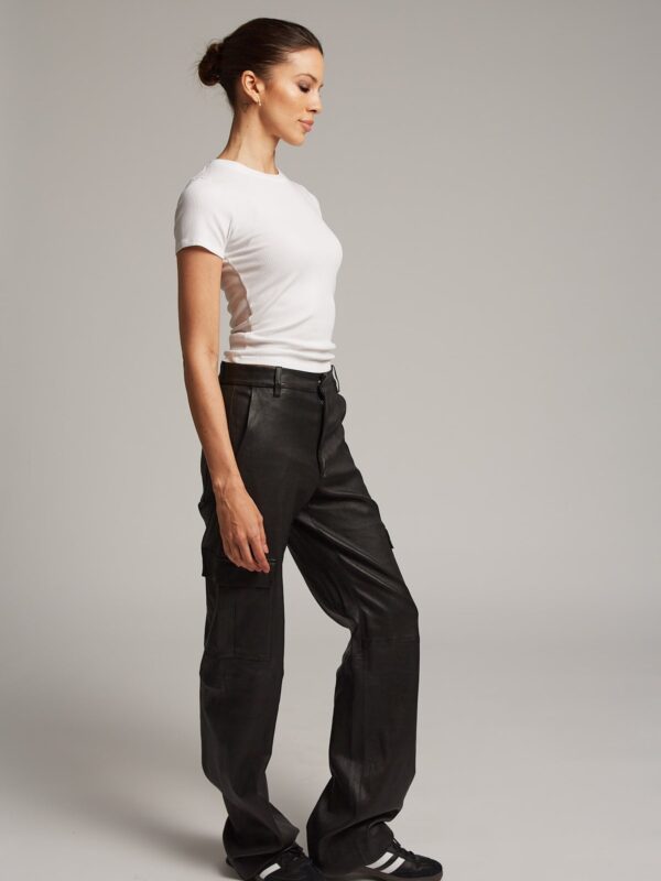 BLACK BAGGY CARGO TROUSERS