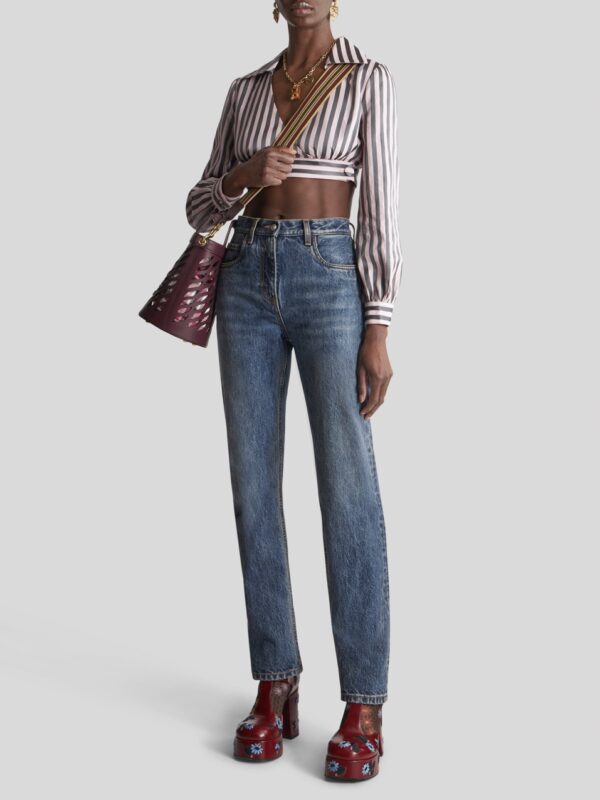 JEANS WITH EMBROIDERED POCKETS