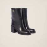 LEATHER BOOTIES