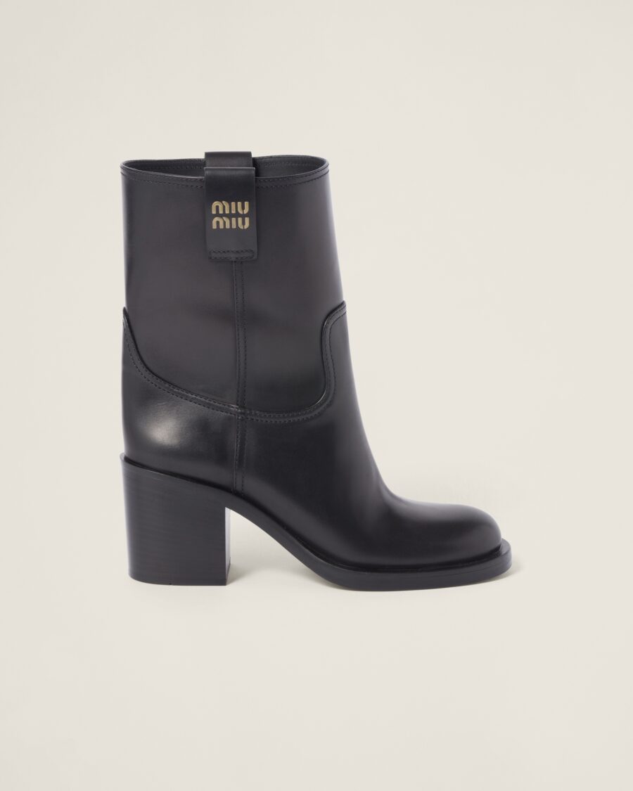 LEATHER BOOTIES