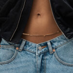 NAME PLATE V FRONT RELAXED JEANS