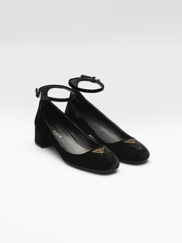VELVET PUMPS