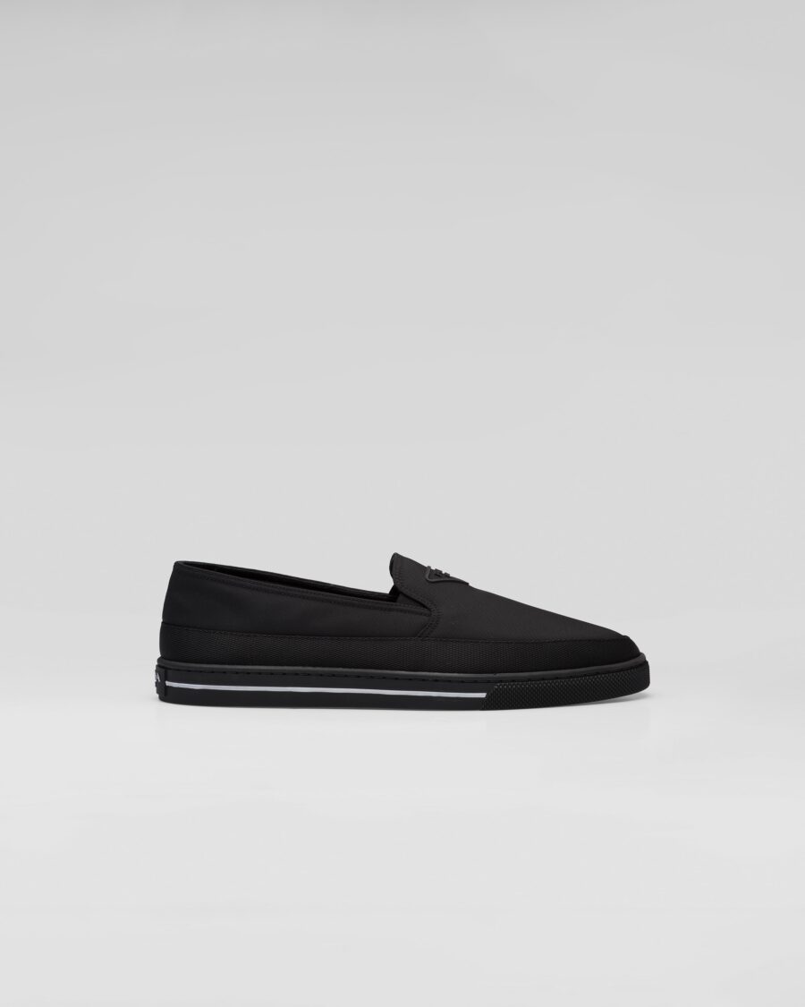 SLIP ON SNEAKERS