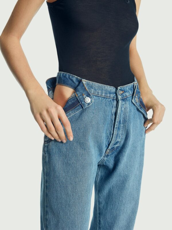 OPEN HIP JEANS