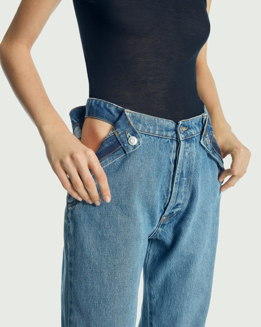 OPEN HIP JEANS