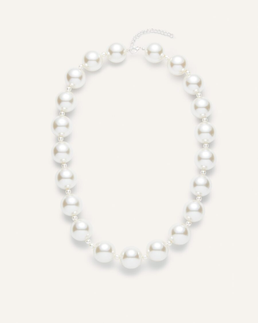 PEARLS NECKLACE