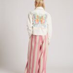 CROPPED FLOWER EMBROIDERED DENIM JACKET