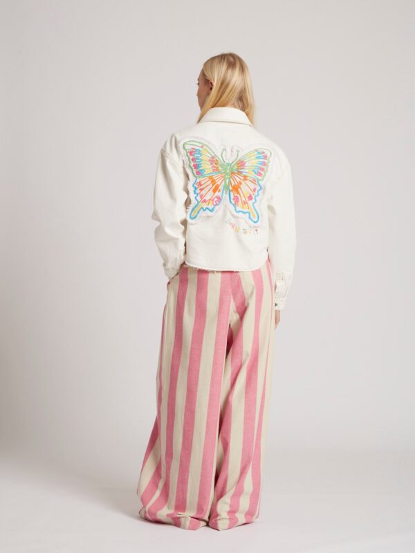 CROPPED FLOWER EMBROIDERED DENIM JACKET