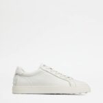 SNEAKERS IN LEATHER