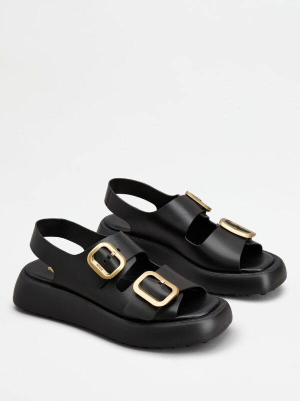 SANDALS IN LEATHER