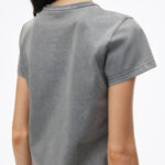 acid wash logo shrunken tee in cotton jersey